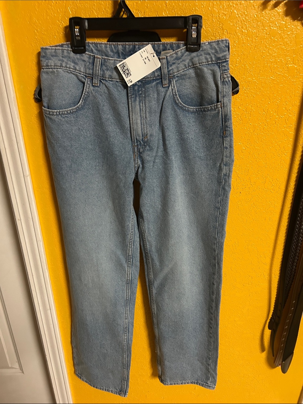 H&M Light Wash Straight Jeans